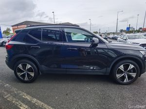 VOLVO XC40 RECHARGE T4 R-DESIGN AUTOMATIC PHEV - Image 4