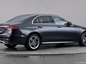 212 Mercedes-Benz E 300 DE Amg Line - Image 3