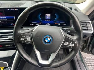 BMW i4 EDRIVE35 SPORT 70.3 KWH // VIRTUAL COCKPIT - Image 4