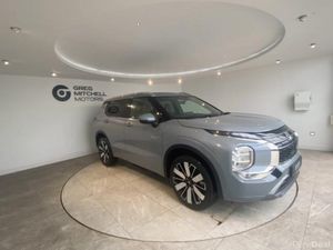 Mitsubishi Outlander 2.4 PHEV Diamond 5dr Auto - Image 2