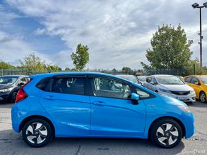 HONDA FIT 2014  (1.5, HYBRID) - Image 4