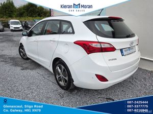Hyundai i30 1.6 TOURER DELUXE 5DR - Image 4