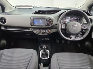 Toyota Yaris 1.0 VVT-i Luna Model - Image 4