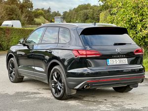 Volkswagen Touareg 2023 3.0 v6 5 seater - Image 3