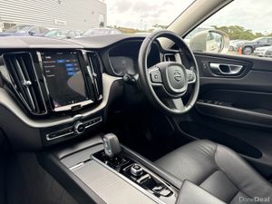 Volvo XC60 T6 AWD PHEV Core - Image 3