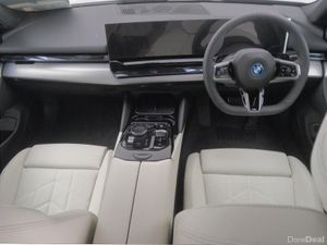 BMW 5-Series 530e M Sport Saloon - Image 4