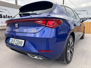 211 SEAT Leon 1.4 e-Hybrid 204hp DSG FR Pan Roof - Image 4