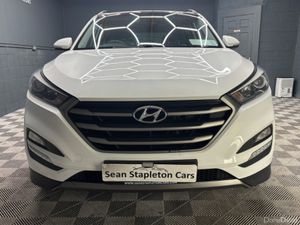 Hyundai Tucson PREMIUM 5DR - Image 2