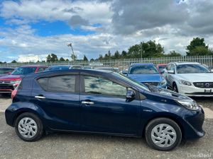 Toyota Aqua S STYLE BLACK AUTOMATIC HYBRID (3118) - Image 4