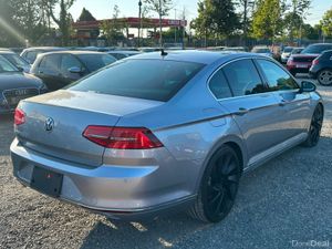 Volkswagen Passat 2.0L Diesel TDI ELEGANCE LINE - - Image 4