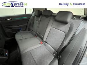 Volkswagen Golf 2.0 TDI ACTIVE, Low mileage, Rever - Image 4