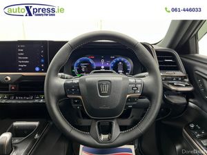 Toyota Crown 2.5 Hybrid 4 WD, 360 camera, Ultra Lo - Image 2