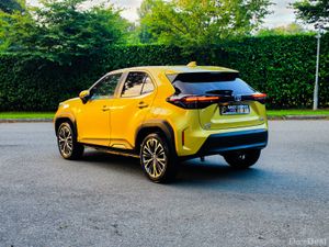 2021 Toyota Yaris Cross 1.5 Petrol Hybrid Z Auto - Image 4