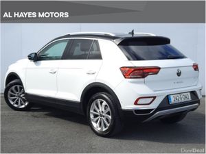 Volkswagen T-Roc **AUTOMATIC PETROL**SUNROOF**ELEC - Image 3