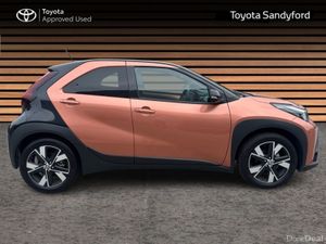 Toyota Aygo X DESIGN HYBRID AUTOMATIC // REAR CAME - Image 3