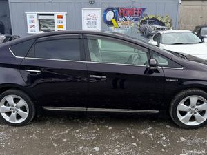Toyota Prius 2013 Hybrid  LEATHER SEAT - Image 4