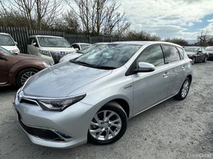 Toyota Auris 1.8L Automatic  Pertol Hybrid Low Mil - Image 4