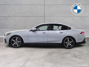 BMW i5 eDrive40 M Sport Pro Saloon - Image 3