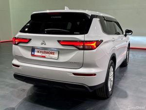 Mitsubishi Outlander 2.4L PETROL PLUG-IN HYBRID AU - Image 4