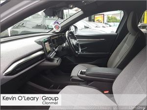 Renault Megane E-Tech Iconic EV 60kwh - Image 4