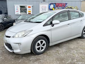 Toyota Prius 2015 Hybrid Low Mileage - Image 2