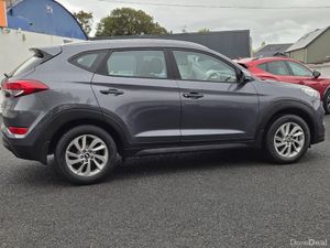 Hyundai Tucson 1.7 SE NAV BLD 116PS 5DR - Image 3