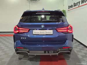 BMW iX3 M SPORT (PAN ROOF / OYSTER LEATHER) AUTOMA - Image 4