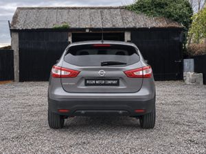 2016 (162) Nissan Qashqai 1.5 dCi Acenta Smart Vis - Image 4