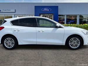 Ford Focus 1.0 EcoBoost 125 Titanium 5dr - FRONT & - Image 3