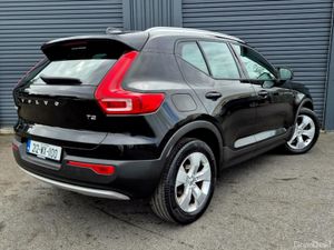 Volvo XC40 T2 MOMENTUM 5DR - Image 4