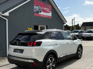 2023 Peugeot 3008 Premium + Auto - Image 3