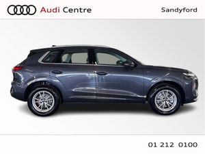 Audi Q3 E-HYBRID 270HP S-T SE - Image 2