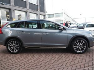 2018 VOLVO V60 CROSS COUNTRY - Image 4
