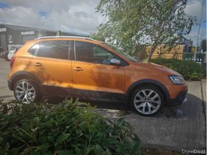 Volkswagen Polo (THE TALL) CROSS POLO - Image 3