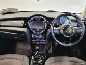 Mini Cooper 5-Door Cooper - Image 4