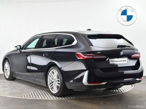 BMW i5 eDrive40 Sport Edition Touring - Image 2