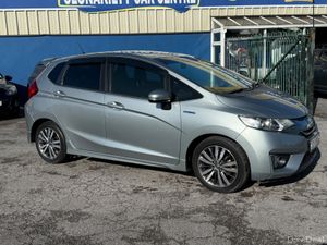 Low Mileage Honda Fit Self Charge Hybrid Auto - Image 4