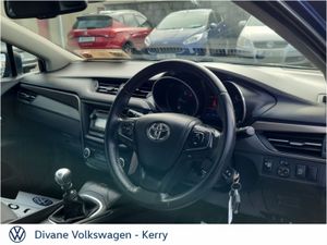 Toyota Avensis 1.6 D-4D Aura Saloon - Image 3
