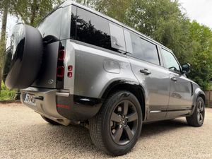 Land Rover Defender 110 P400E X DYNAMIC SE *Adapti - Image 4