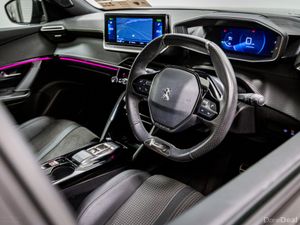 Peugeot 2008 E-GT 50kWh Auto 135HP - Image 2