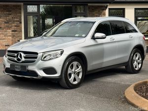 *Tiny Kms* 172 Mercedes-Benz GLC 220d! - Image 3
