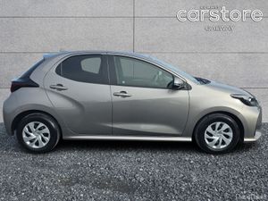 Toyota Yaris Hybrid X - Image 2