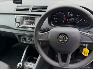 Skoda Fabia 2018 - Image 2
