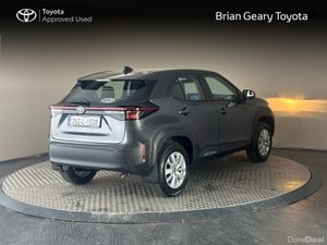 Toyota Yaris Cross HYBRID LUNA - Image 2