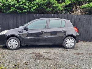 12 CLIO ... VERY LOW KM, 60KM.. NCT TODAY .. - Image 4