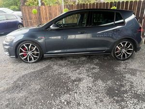 Volkswagen Golf GTI MK7.5 - PERFORMANCE PACK - 35K - Image 4