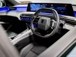 Peugeot 5008 E-GT 73kWh 210HP - 7 seats - Image 2