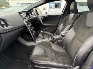 2016 VOLVO V40 2.0D4 R DESIGN PAN ROOF - Image 4