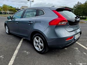 2016  VOLVO V40 D2 1.6 D SE  LOW TAX - Image 2