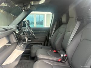 Land Rover Defender 110 3.0D / X-Dynamic SE / Comm - Image 2